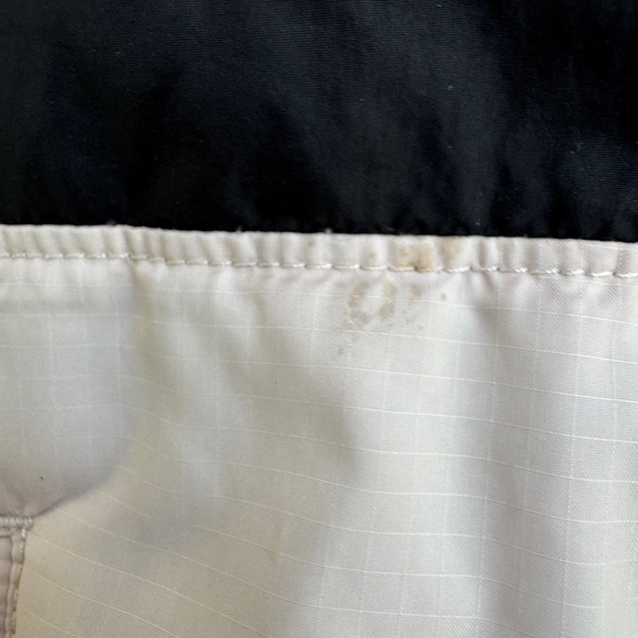 The North Face 3T Girls Black & Pink 550 Down Reversible Puffer Jacket - Picture 8 of 14